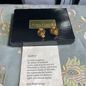 Anna Hand Gold Earrings Lady Justice